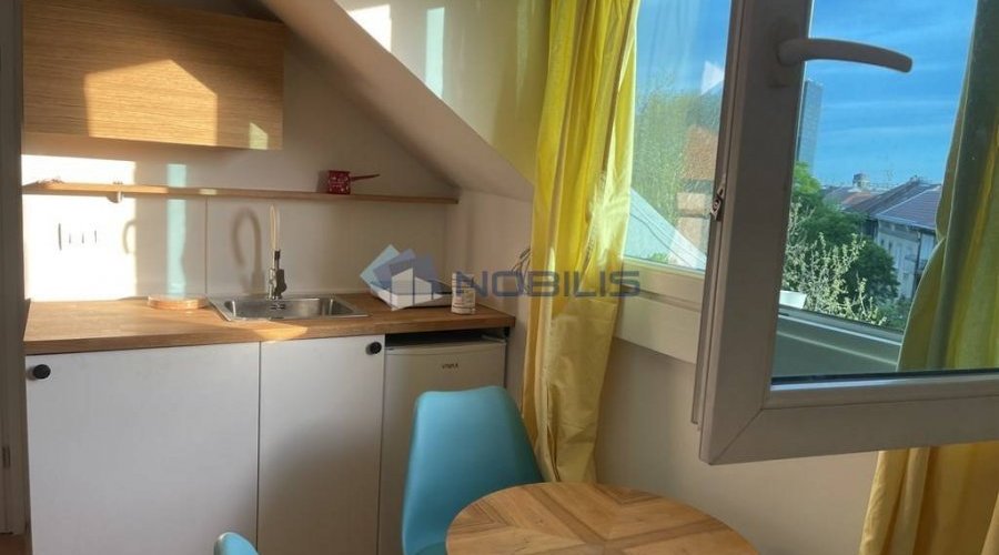 Zagreb, Donji grad, stan u blizini "Džamije" 30m2