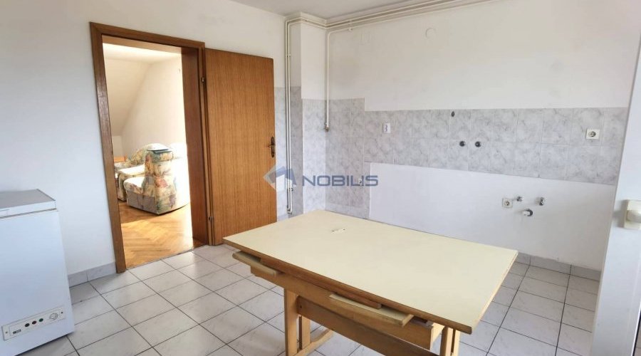 Bjelovar (Centar) 4-sobni stan, 116,75 m2 + 101,33 m2 TAVAN - 11