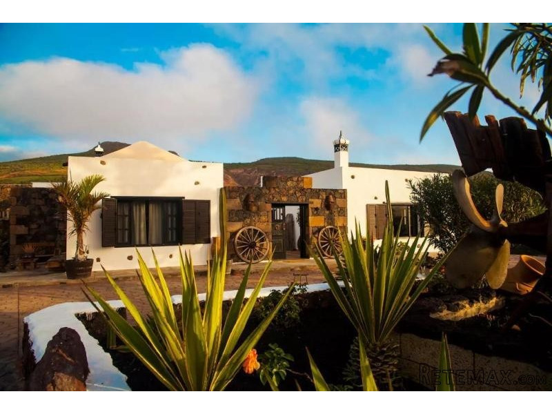 Luxury Finca with Bodega, Diseminado..