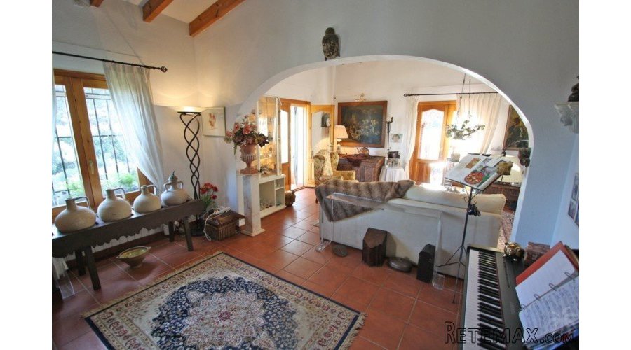 Well priced villa for sale with views to the mountain and.. - 6