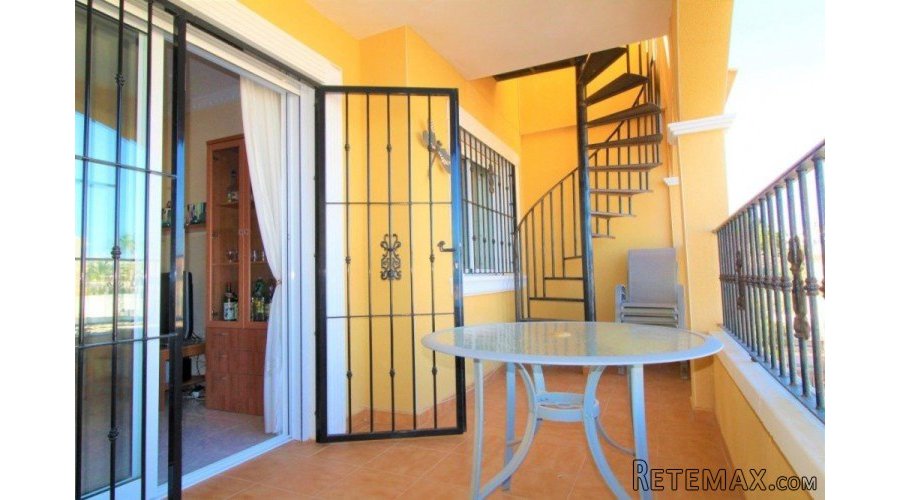 2 Bed 1 Bath Apartment with Private Solarium within Las..
