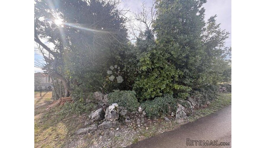 Građevinsko zemljište na Krku-dvije čestice u blizini Vrbnik