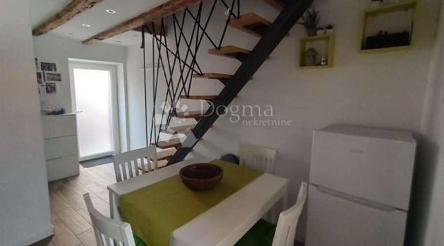 NOVOUREĐENI Apartman Baška stara jezgra - 4