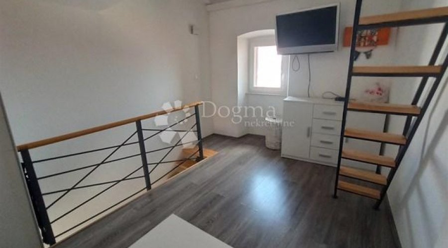 NOVOUREĐENI Apartman Baška stara jezgra - 10