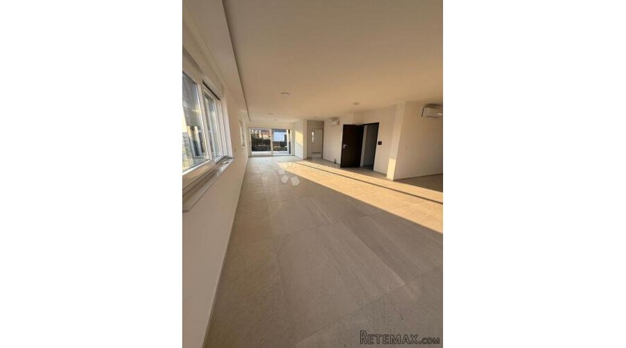 Penthouse - pogled more - 3