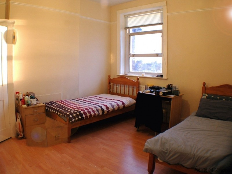 8 - 75a Acton Lane R3