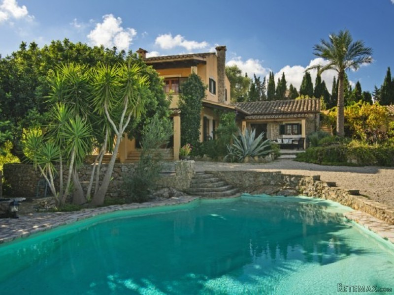 Romantic Country Home With Incomparable..