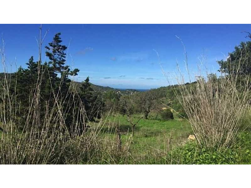 Plot with sea view
