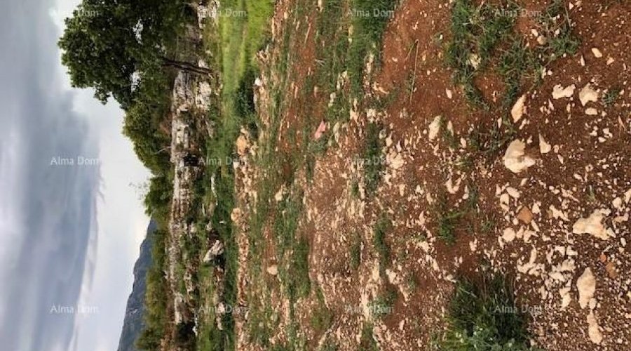 Veliko građevinsko zemljište sa projektom za izgradnju 2 k.. - 2