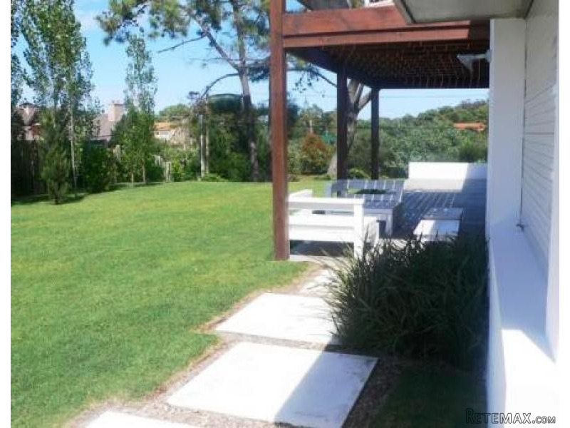 3 Bedroom House - For Rent - Rinc. Del.. - 2