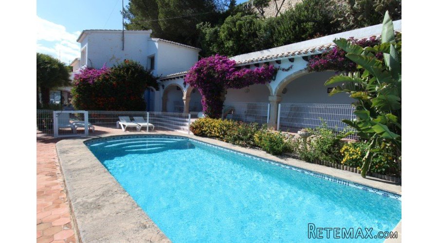 Mediterranean style villa of 300 m2, on two floors, on a.. - 2
