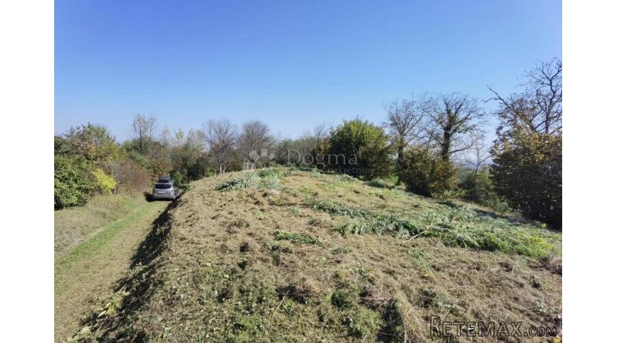 Građevinsko zemljište 678m² - 3