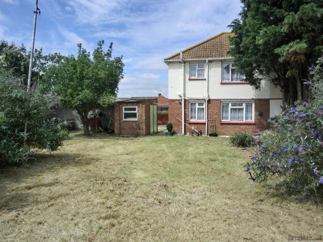 3 bedroom house in SHEERNESS - 2