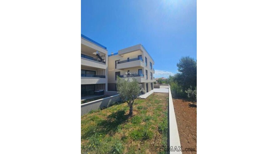 PRODAJE SE LUKSUZNI PENTHOUSE PRIVLAKA S9