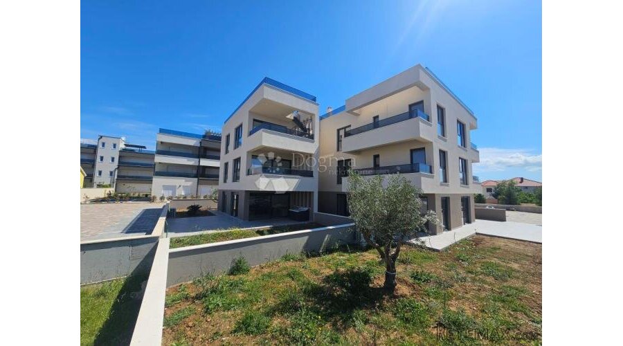 PRODAJE SE LUKSUZNI APARTMAN PRIVLAKA S3