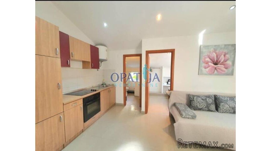 Opatija - Predivan stan u centru za dugoročni najam