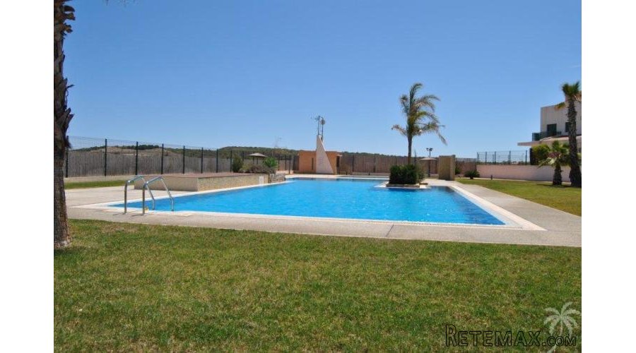 Just 200 meters from the Quesada golfcourse, we have this.. - 2