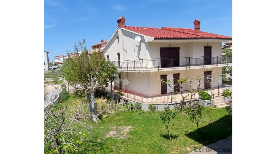 Odlična apartmanska kuća u Loparu