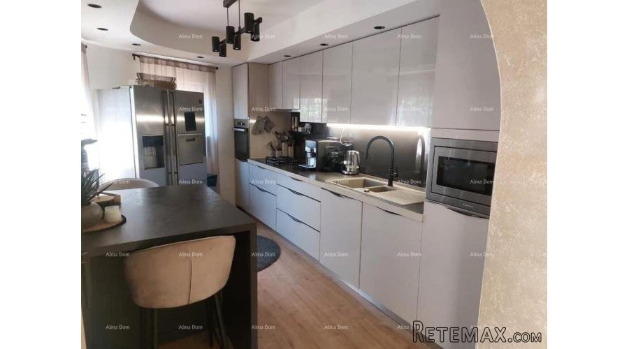 Prodaje se stan 90m2 sa konobom i vrtom, Novigrad - 2