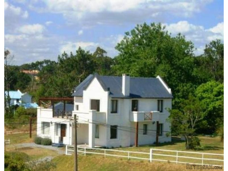 4 Bedroom House - For Rent -..
