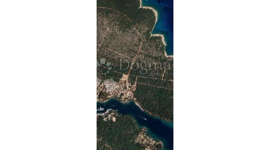 GRAĐEVINSKO ZEMLJIŠTE,HVAR - 2