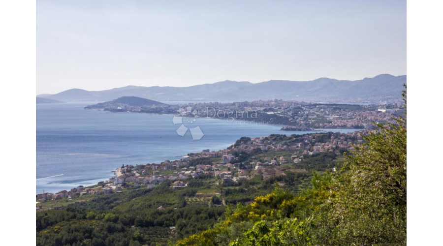 GORNJA PODSTRANA, GRAĐEVINSKO ZEMLJIŠTE S POGLEDOM NA MORE