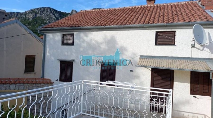Bribir - kuća sa dvorom - 2