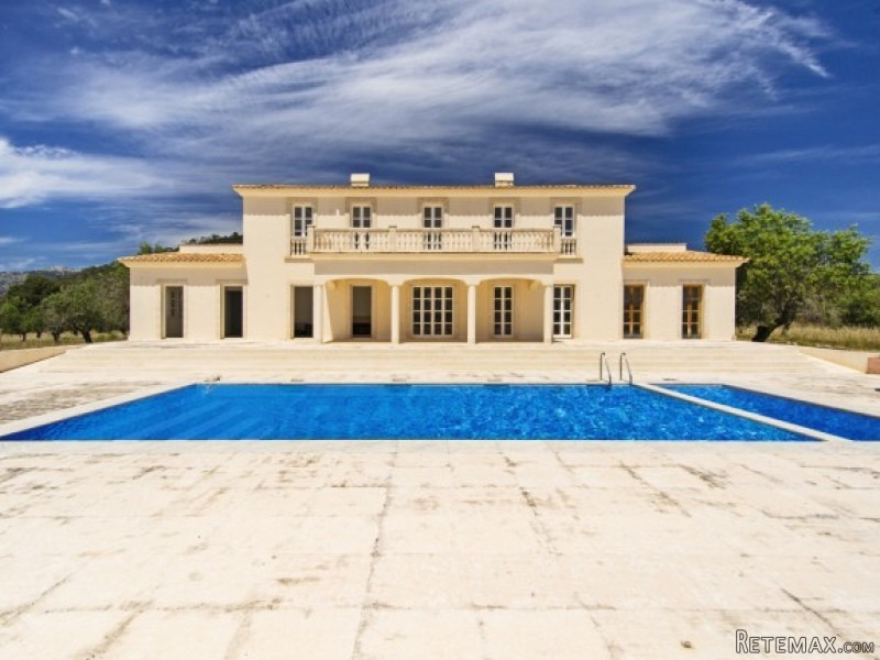 Elegant Country Estate In Santa Maria