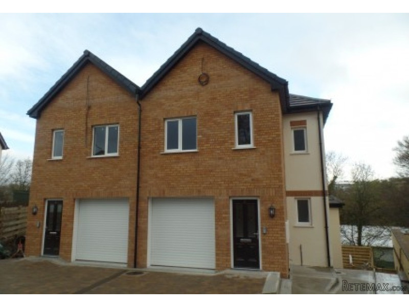 1 Cliff Cottage, Larch Hill Grove..