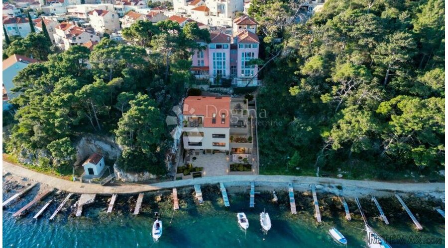 DUBROVNIK: Ekskluzivni stanovi u izgradnji – prvi red do mor