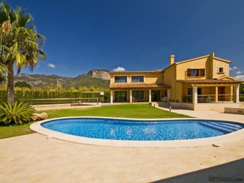 Wonderful Property With Mountain Views..