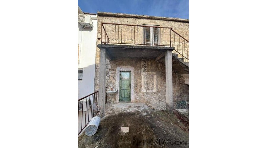 Starina za renovaciju- Kaštel Gomilica