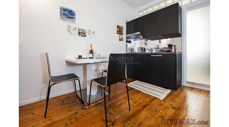 ROVINJ - ekskluzivna kuća uz more s apartmanima - 3
