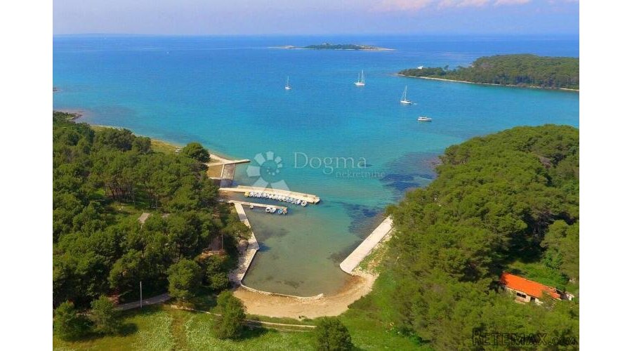 Zemljište drugi red od mora - Molat
