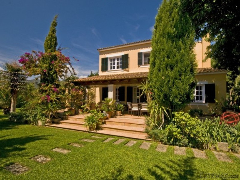 Beautiful House Surrounded By Splendid..