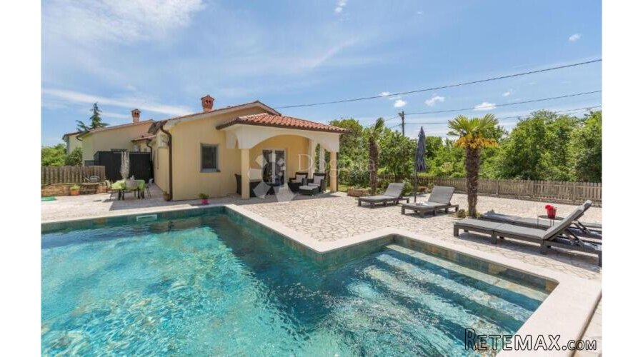 LIJEPA PRIZEMNICA S BAZENOM U OKOLICI LABINA, ISTOČNA ISTRA!