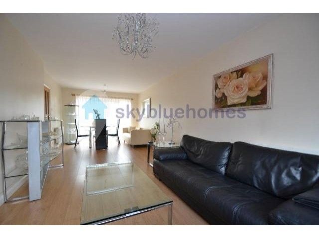 House - A beautiful three bedroom..