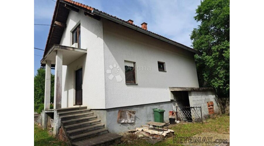 Kuća sa velikim imanjem blizu Plitvica