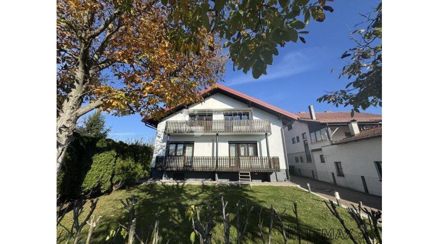Kuća sa dvije stambene jedinice