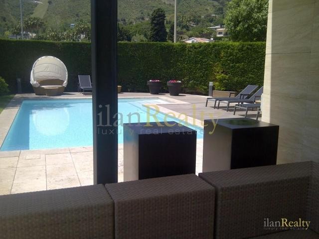 Extraordinary property ideally located..