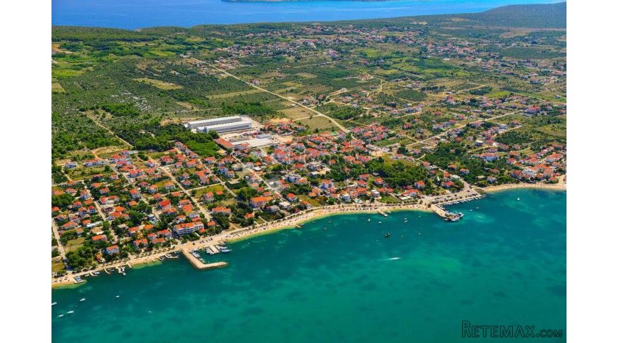 Građevinsko zemljište – Vrsi, 953 m², 1 km od mora
