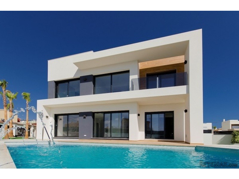 4 Bedroom Detached Villa - 2