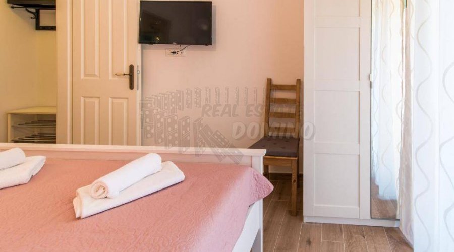Šarmantna vila sa okućnicom od 3000m2 i bazenom! - 12