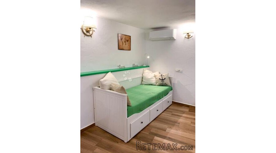 BAŠKA RENOVIRANA KAMENA KUĆA SA 2 APARTMANA - 2