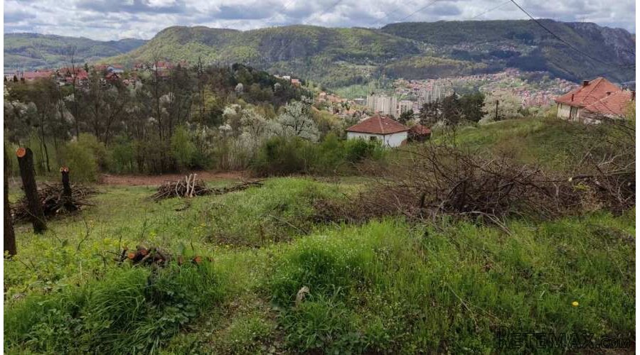 Prodajem plac Uzice - 12