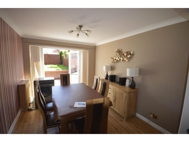 Unfurnished 3 bedroom Semi-Detached.. - 2