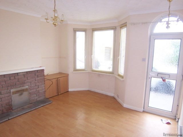 3 bedroom house in SHEERNESS - 2
