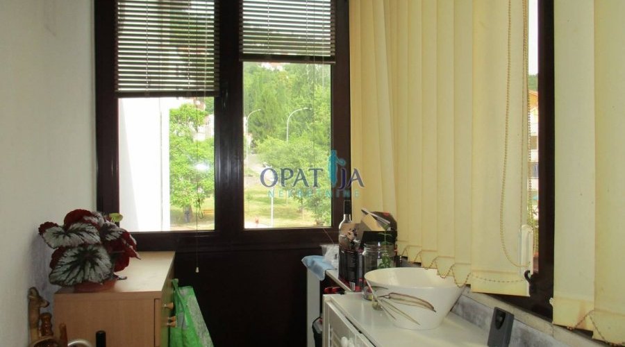Lovran, blizina centra, 102 m2