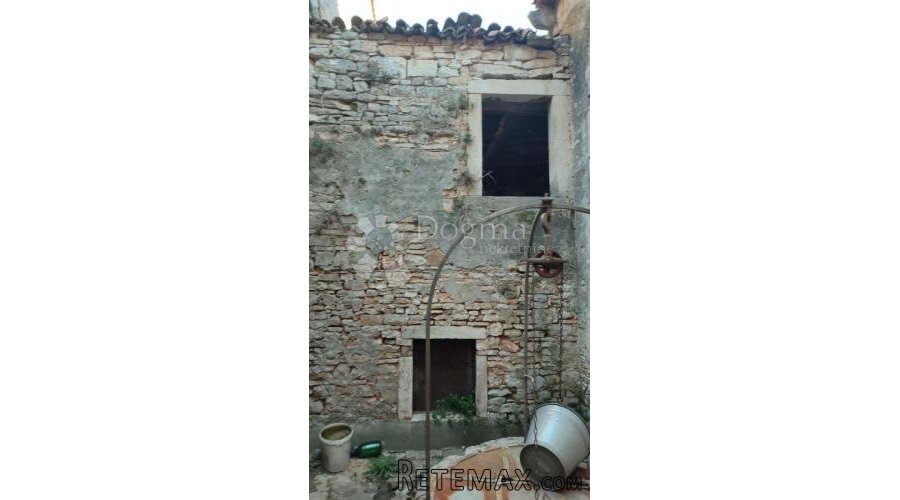 Starina za renovaciju u centru Vodnjana - 2