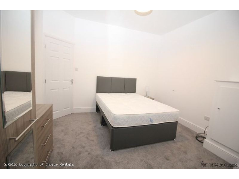 83 Gordon Rd, Fleetwood - 2